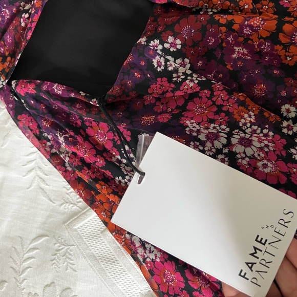 NWT FAME AND PARTNERS BEAUTIFUL FLORAL DRESS IN A PERFECT FALL COLOR-WAY - Picture 9 of 11